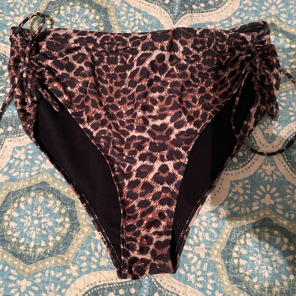 High waisted swim bottoms